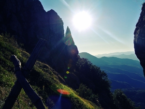 La guglia illuminata dall'ultimo sole (foto Cristian Rizzi)