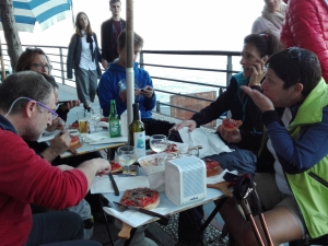 Due acciughe in relax (foto Fabiana Delsignore)