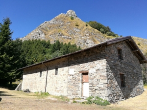 La chiesetta e bivacco di Santa Maria Maddalena